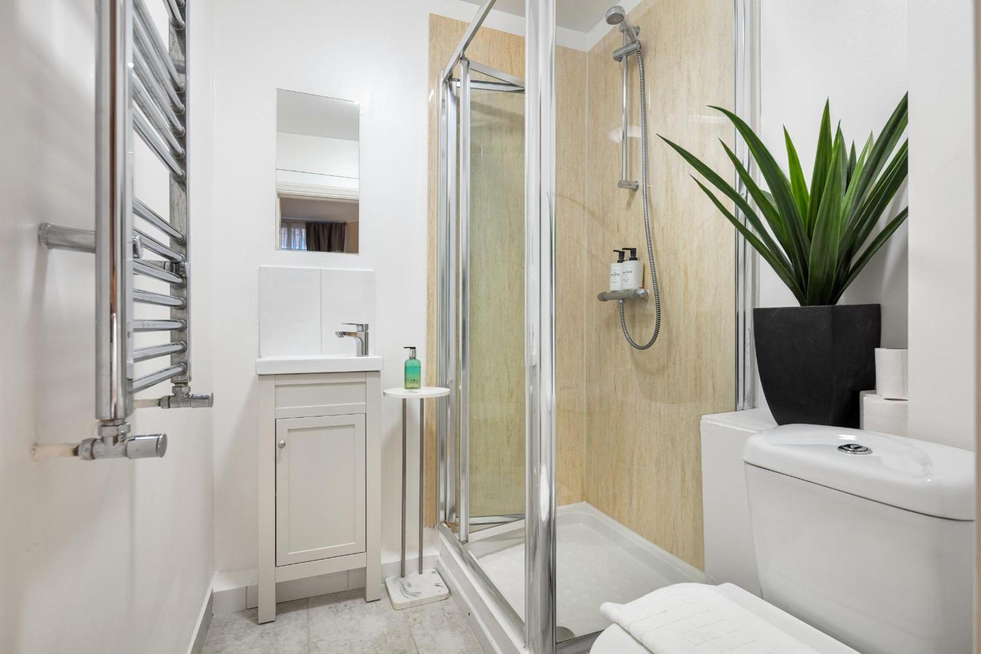 לונדון Elegant Kensington Apartment With Patio מראה חיצוני תמונה