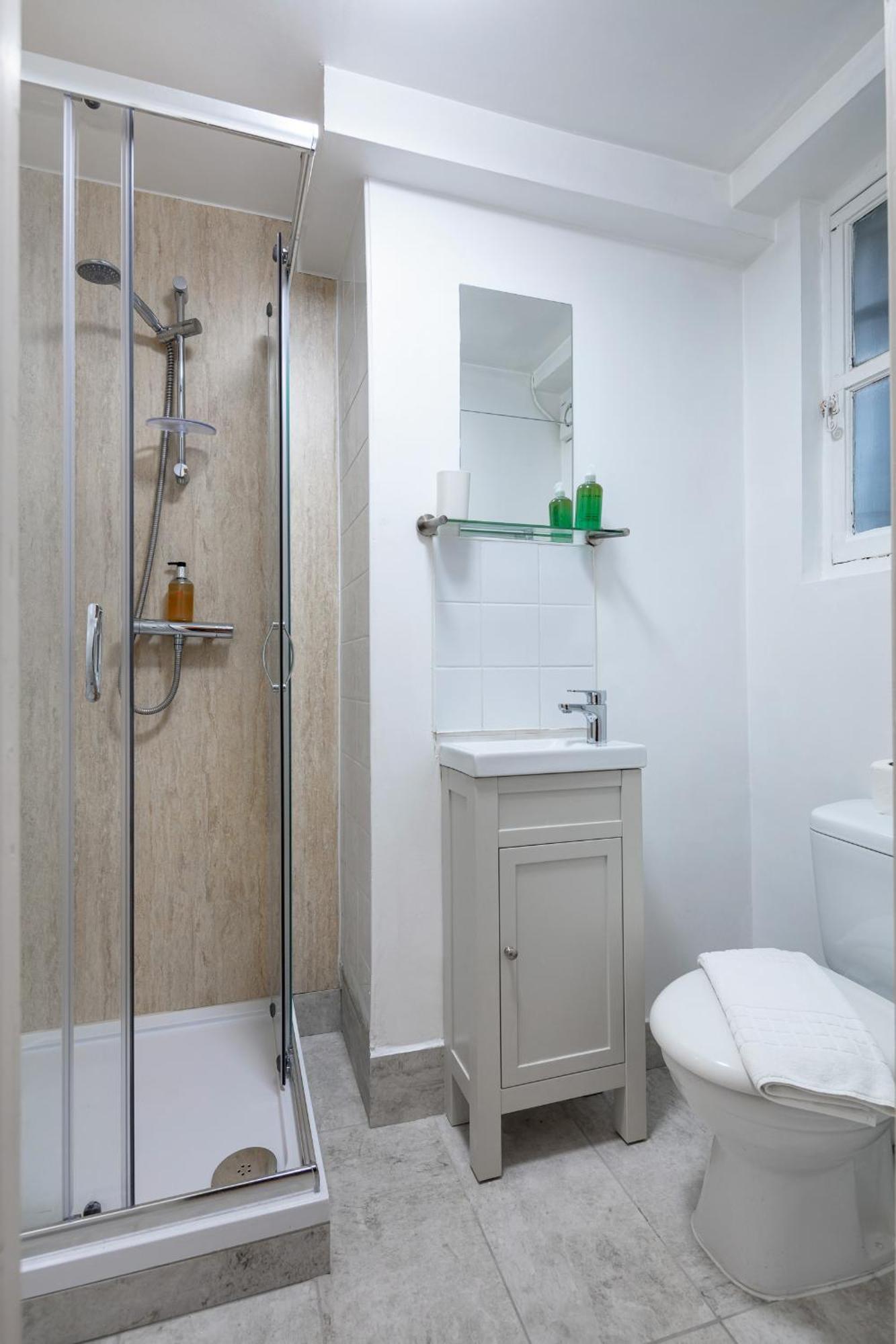 לונדון Elegant Kensington Apartment With Patio מראה חיצוני תמונה