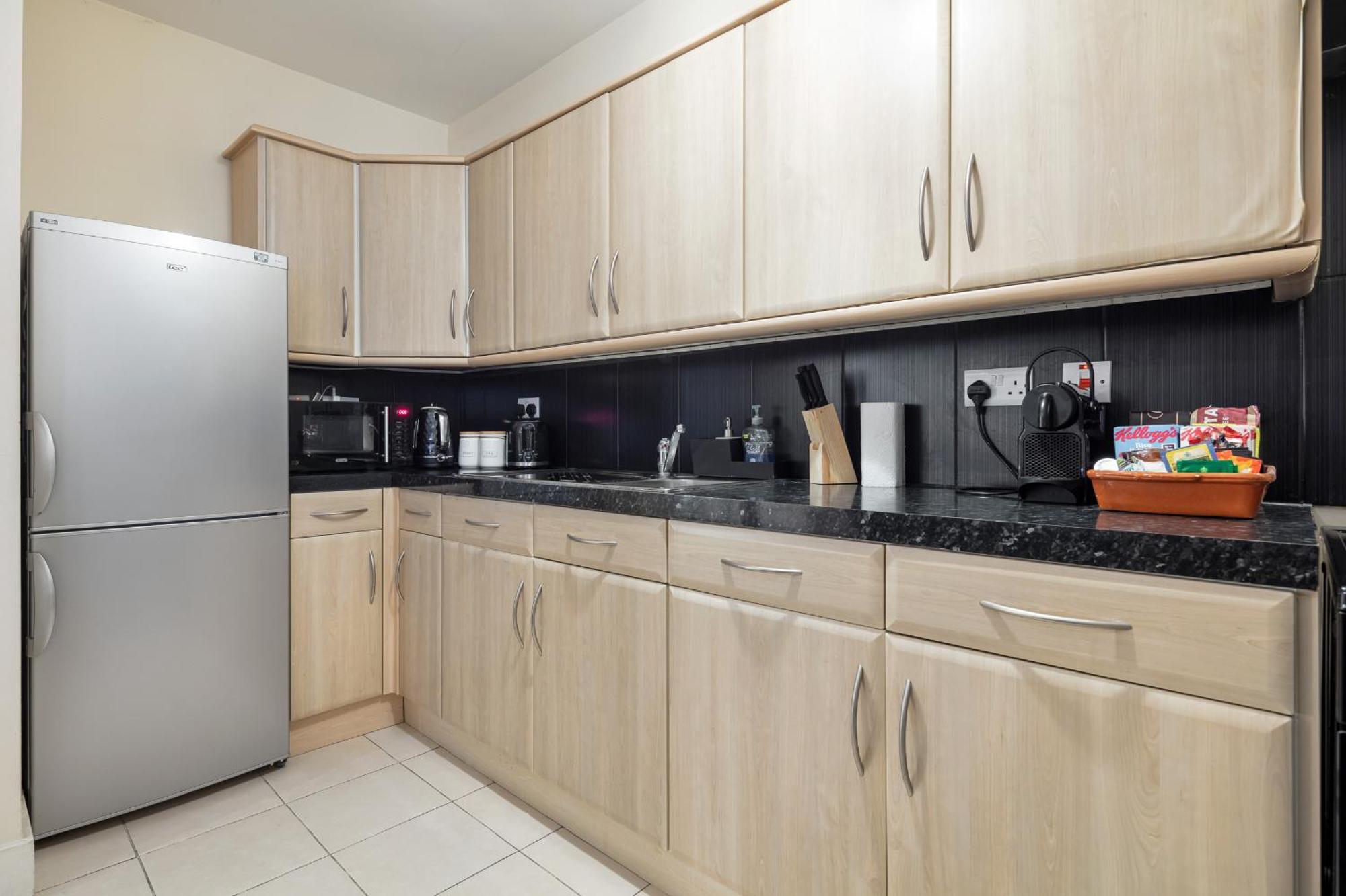 לונדון Elegant Kensington Apartment With Patio מראה חיצוני תמונה