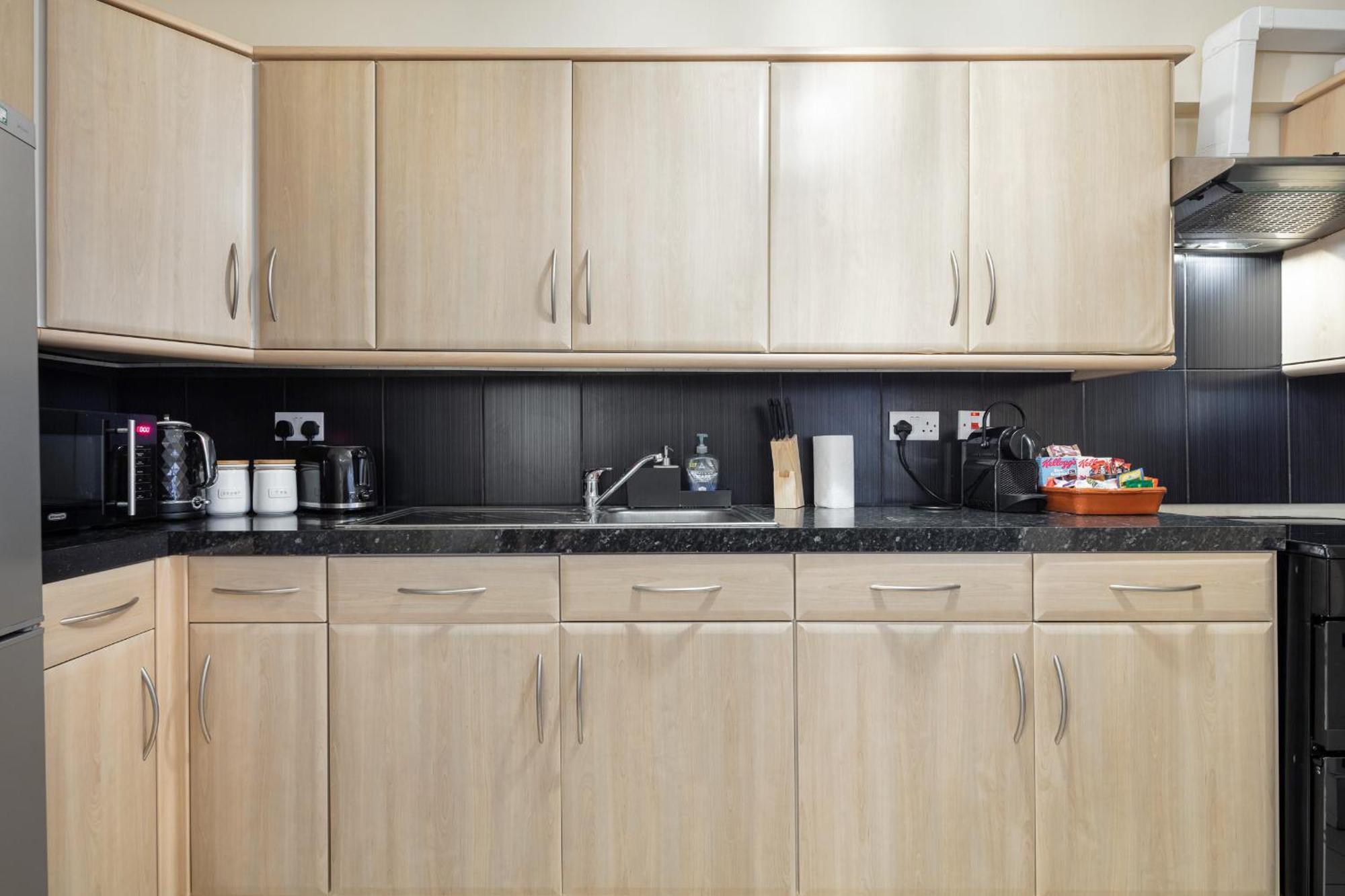 לונדון Elegant Kensington Apartment With Patio מראה חיצוני תמונה