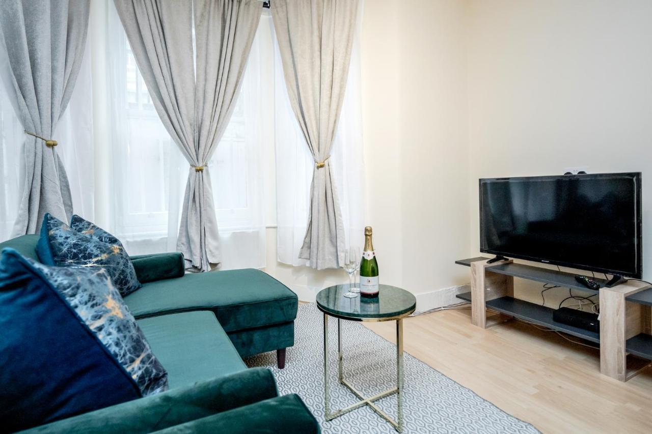 לונדון Elegant Kensington Apartment With Patio מראה חיצוני תמונה